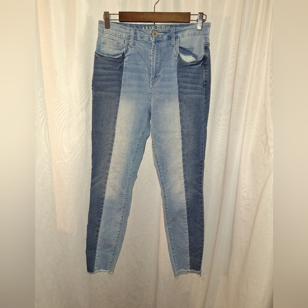 Massini Blue Ankle Cropped Jeans with Two-Tone Design